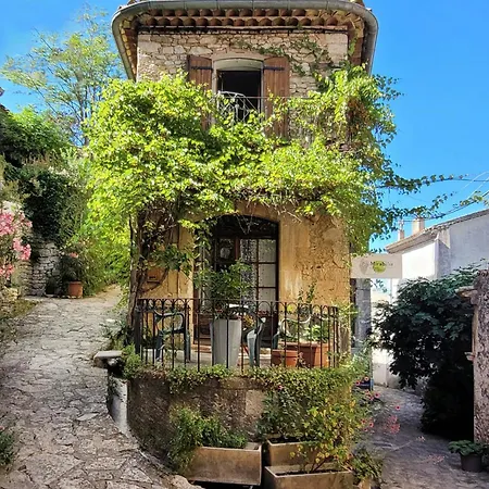 Hébergement de vacances Artist's House In The Heart Of